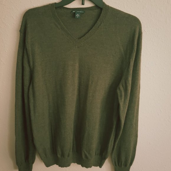 Men's Gap Italian Merino Wool long sleeve V neck sweeter, olive green. Size XL. - Picture 4 of 13